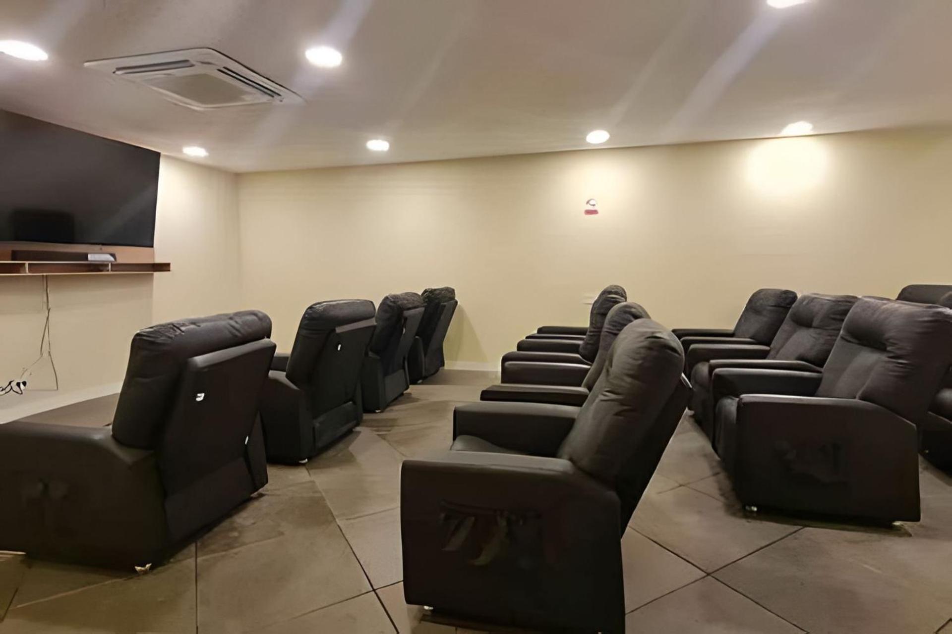 Apartamentos De 2 Quartos Com Piscina Na Praia Dos Anjos Арраял-ду-Кабу Экстерьер фото