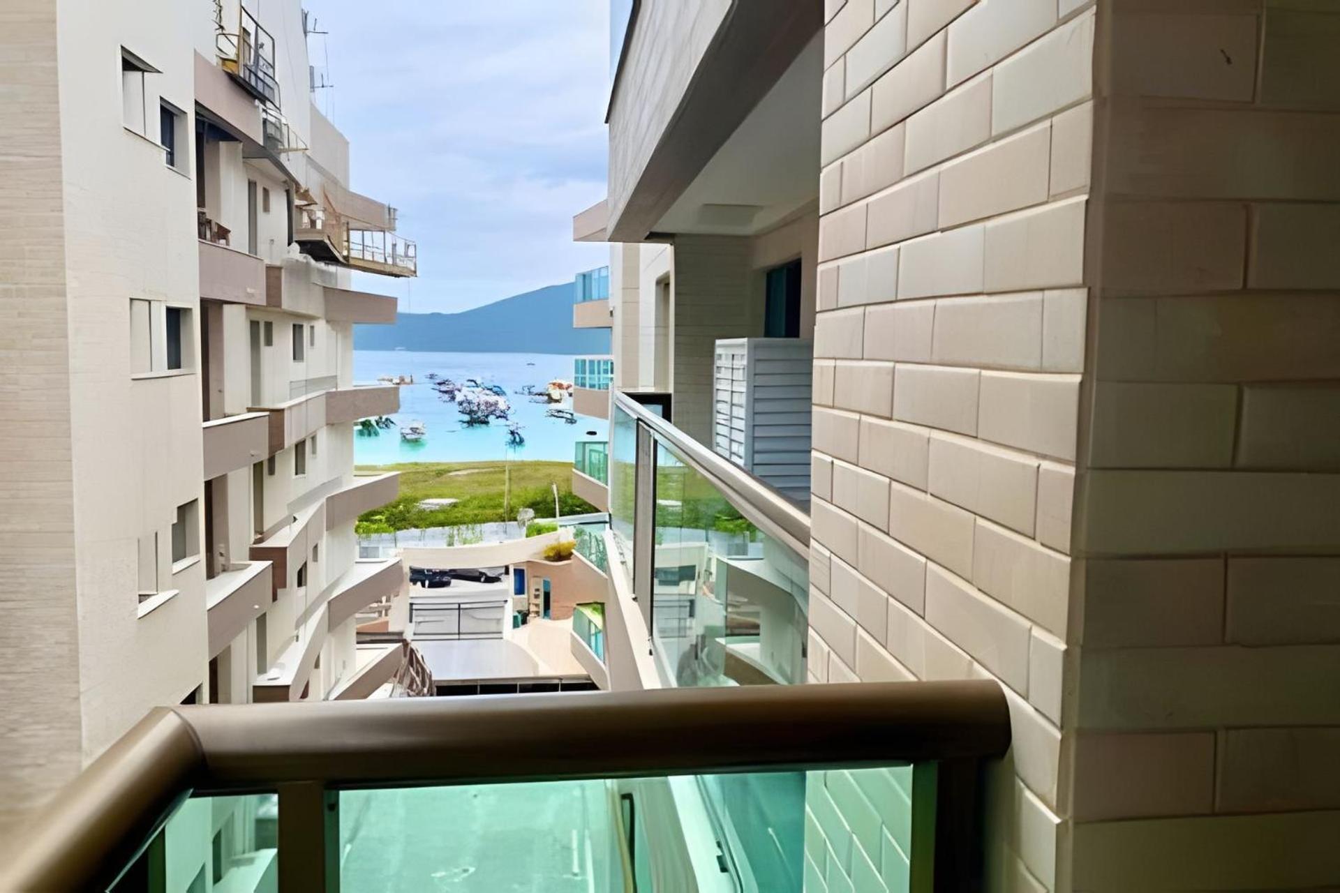Apartamentos De 2 Quartos Com Piscina Na Praia Dos Anjos Арраял-ду-Кабу Экстерьер фото