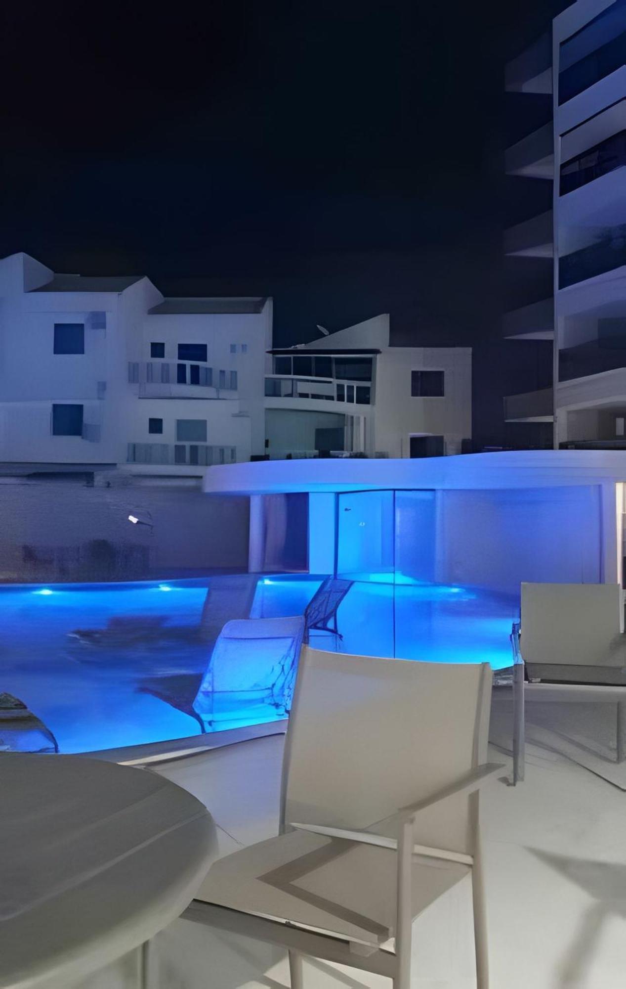 Apartamentos De 2 Quartos Com Piscina Na Praia Dos Anjos Арраял-ду-Кабу Экстерьер фото