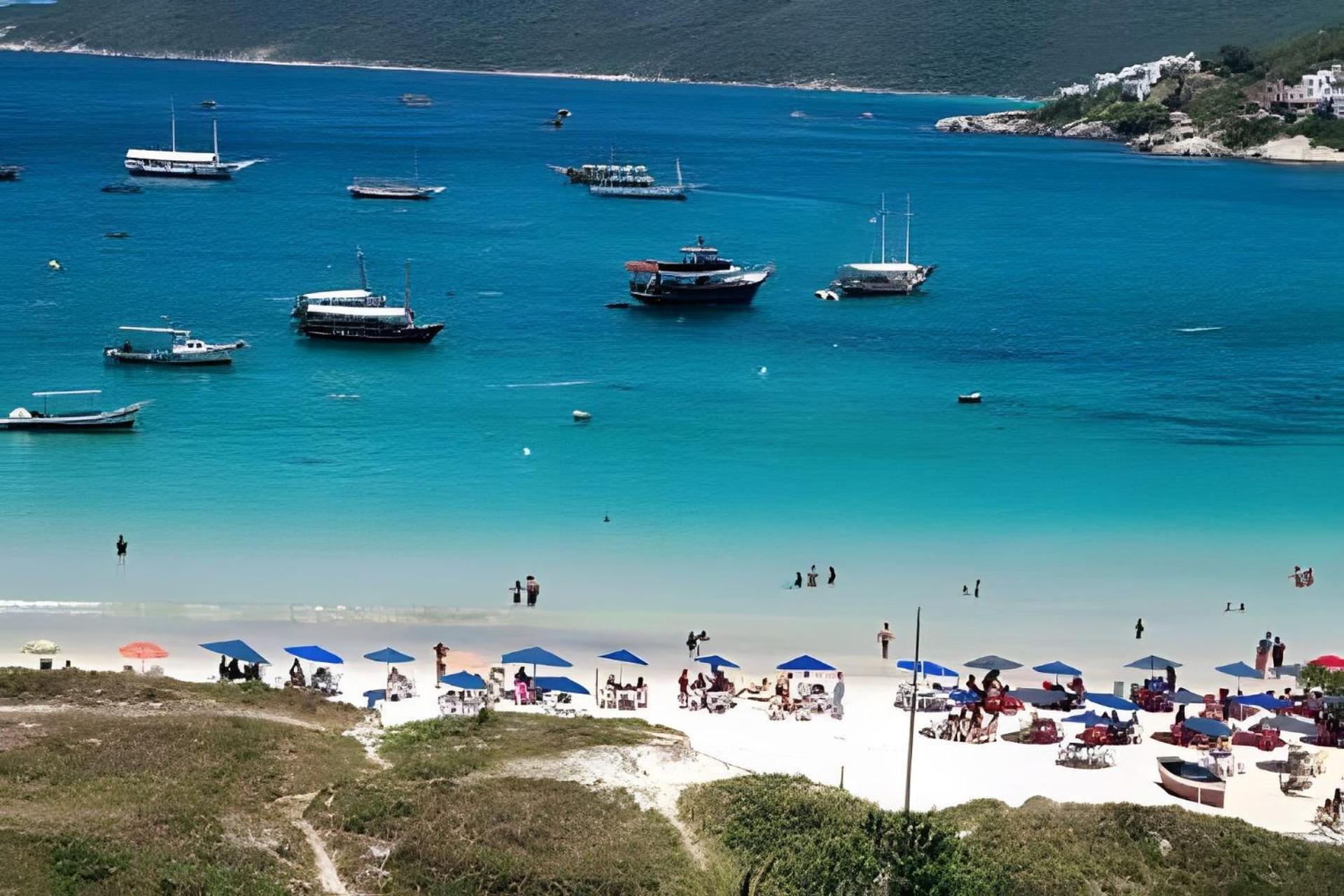Apartamentos De 2 Quartos Com Piscina Na Praia Dos Anjos Арраял-ду-Кабу Экстерьер фото