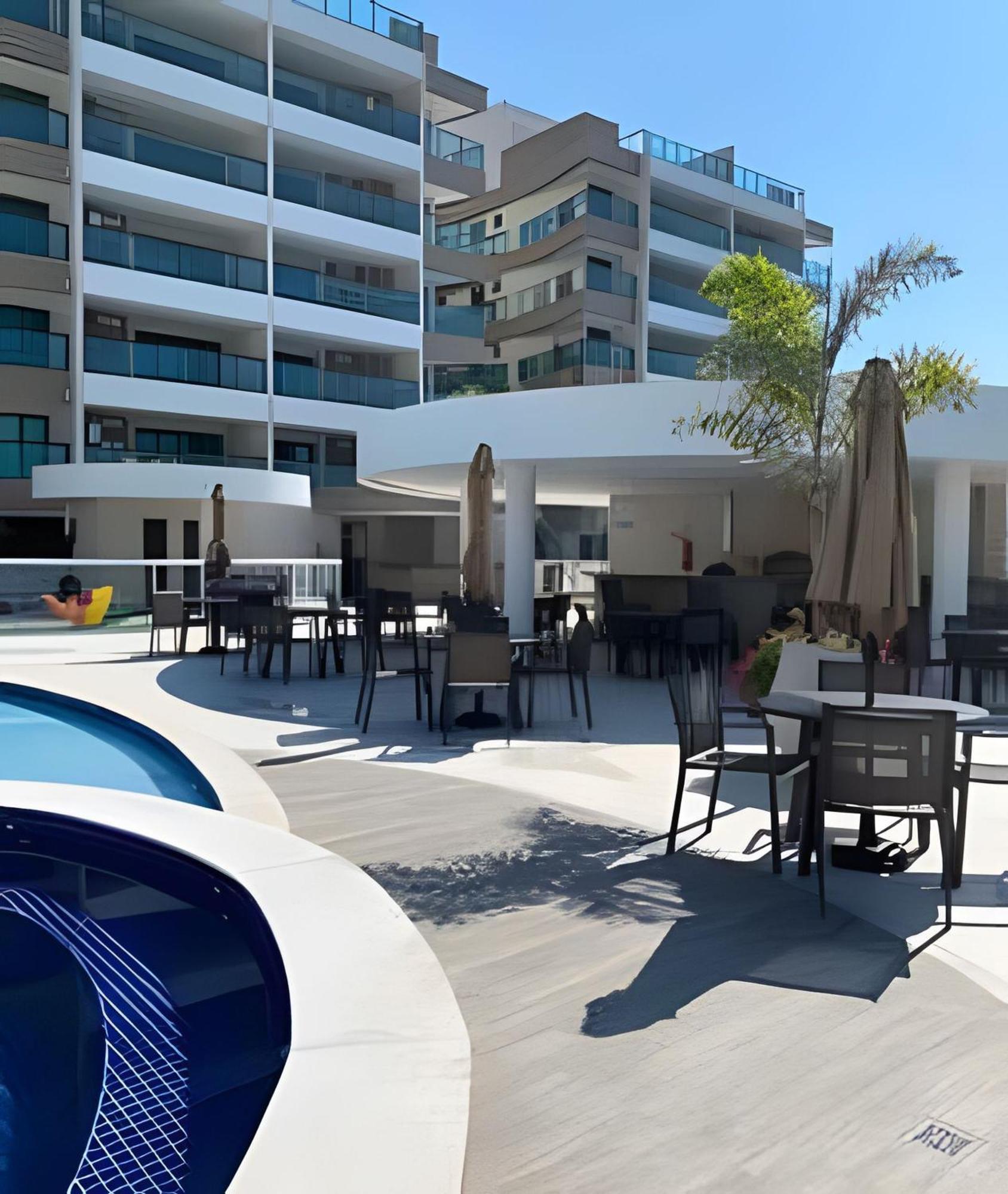 Apartamentos De 2 Quartos Com Piscina Na Praia Dos Anjos Арраял-ду-Кабу Экстерьер фото
